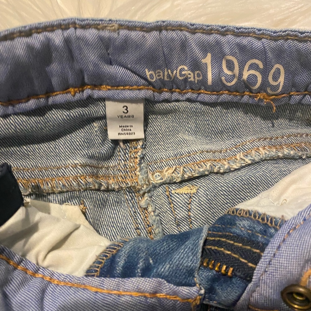 Girls jeans size  3t